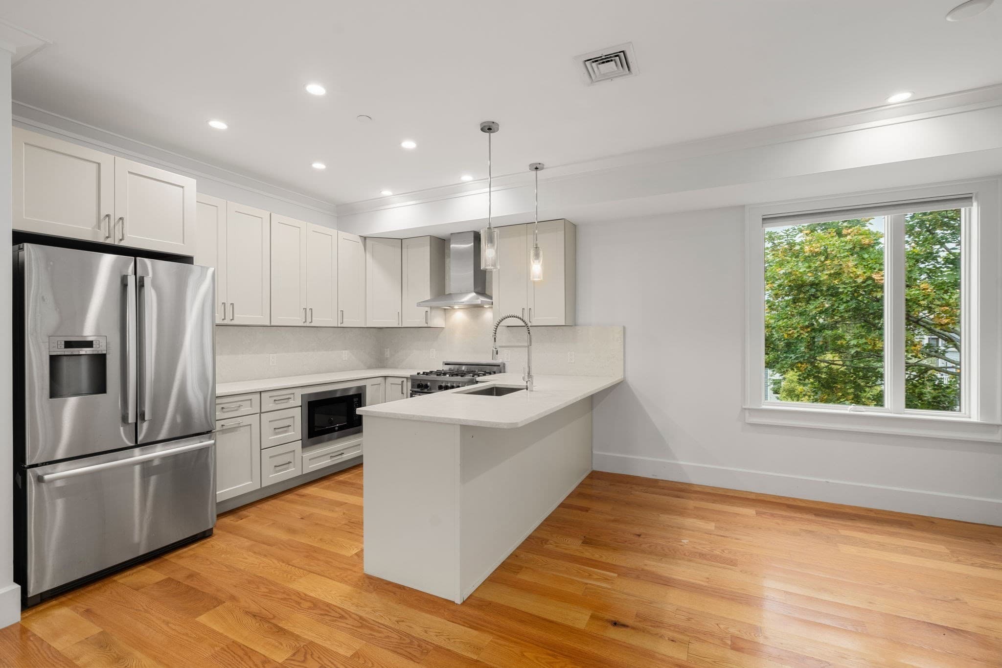 Condominium at 17 Vinton Street # 5, Boston MA 02127, Boston, photo 15 of 21