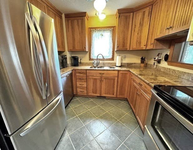 Condominium at 39 Nottingham Road # 39, Grafton MA 01519, Grafton, photo 13 of 37