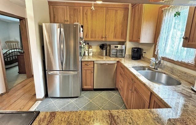 Condominium at 39 Nottingham Road # 39, Grafton MA 01519, Grafton, photo 12 of 37