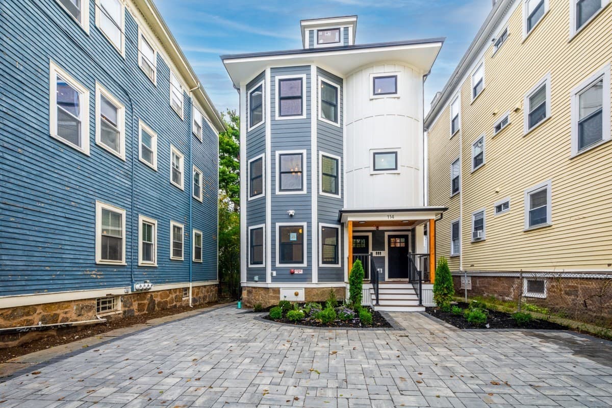 Condominium at 114 Franklin St. # 2, Brookline MA 02445, Brookline, photo 2 of 32