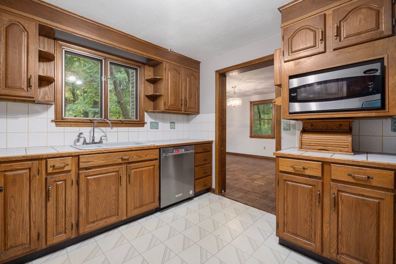 Single Family Residence at 16 Wildwood Circle, Millville MA 01529, Millville, photo 17 of 42