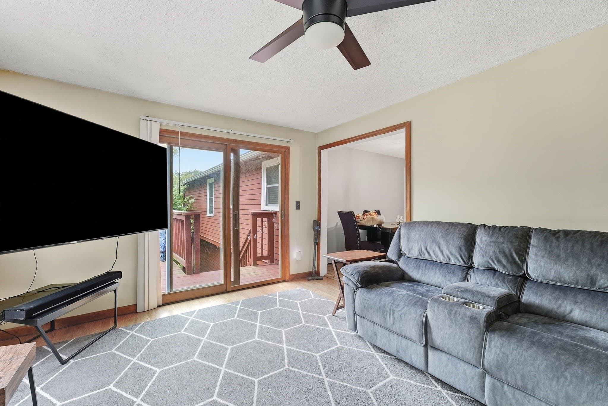Single Family Residence at 131 Beacon Hill Rd, West Springfield MA 01089, West Springfield, photo 6 of 20
