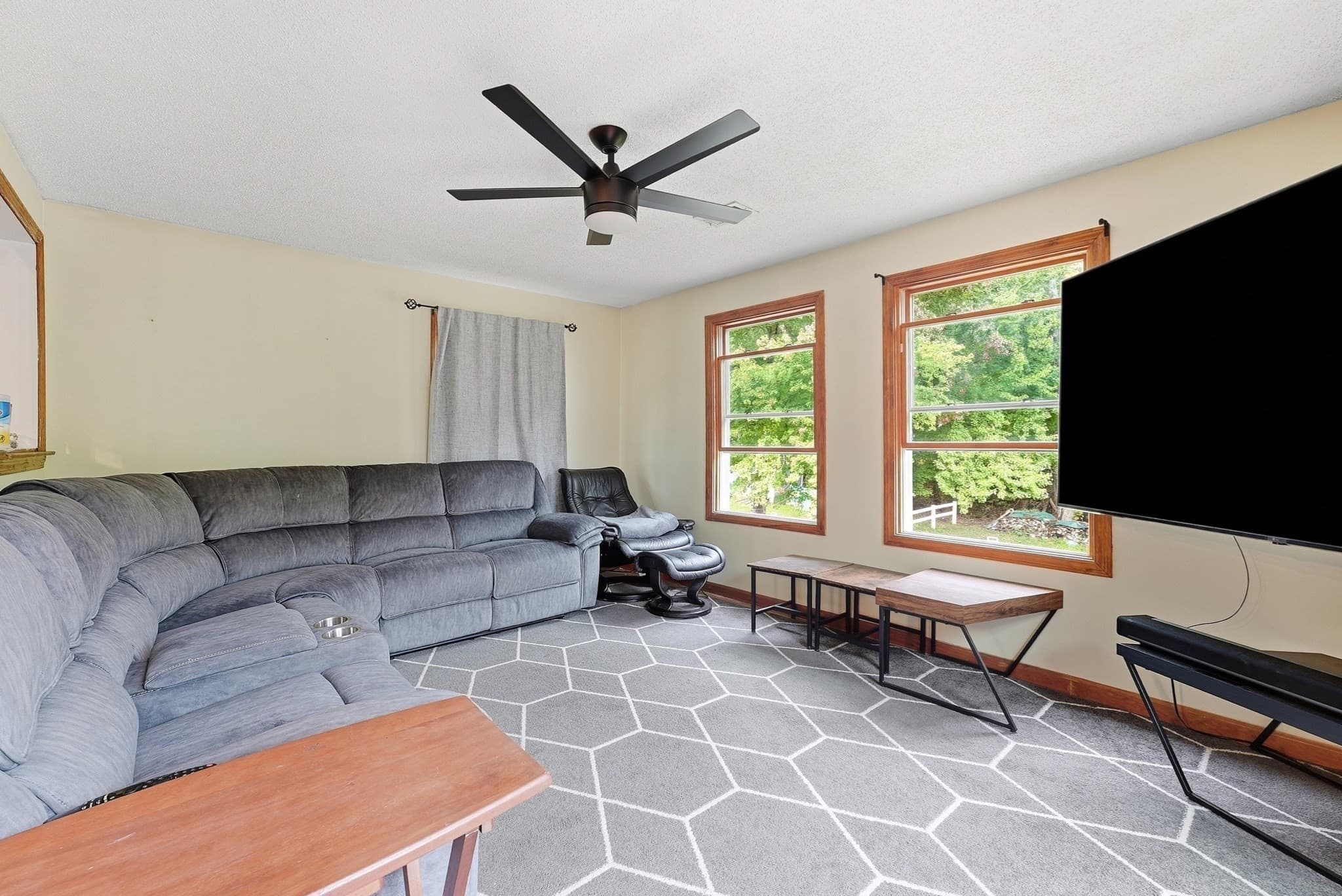 Single Family Residence at 131 Beacon Hill Rd, West Springfield MA 01089, West Springfield, photo 7 of 20