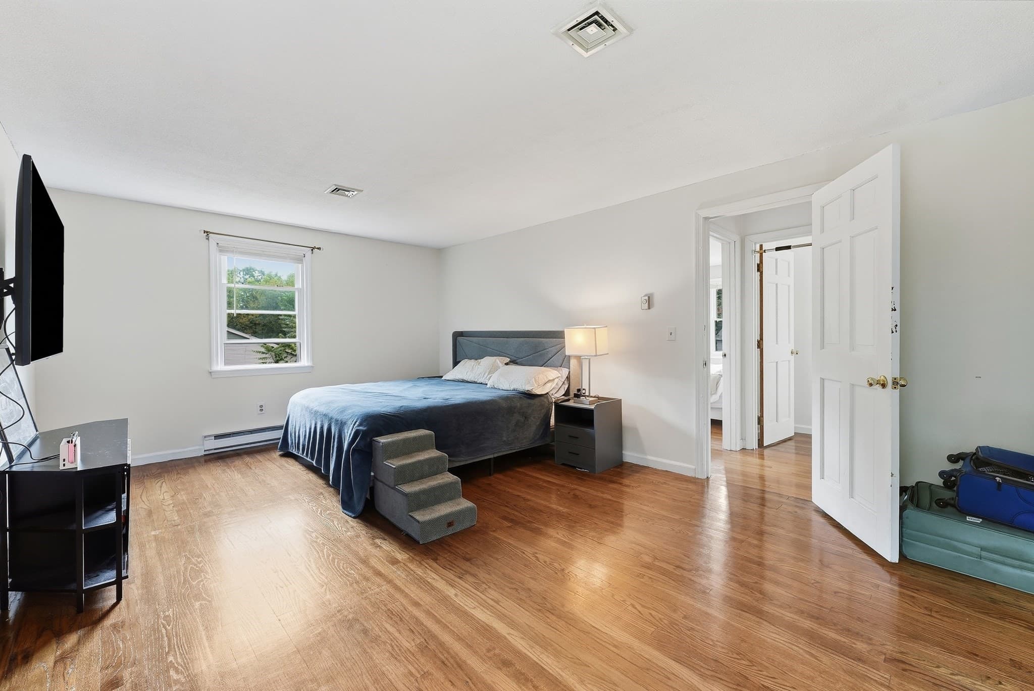 Single Family Residence at 131 Beacon Hill Rd, West Springfield MA 01089, West Springfield, photo 10 of 20