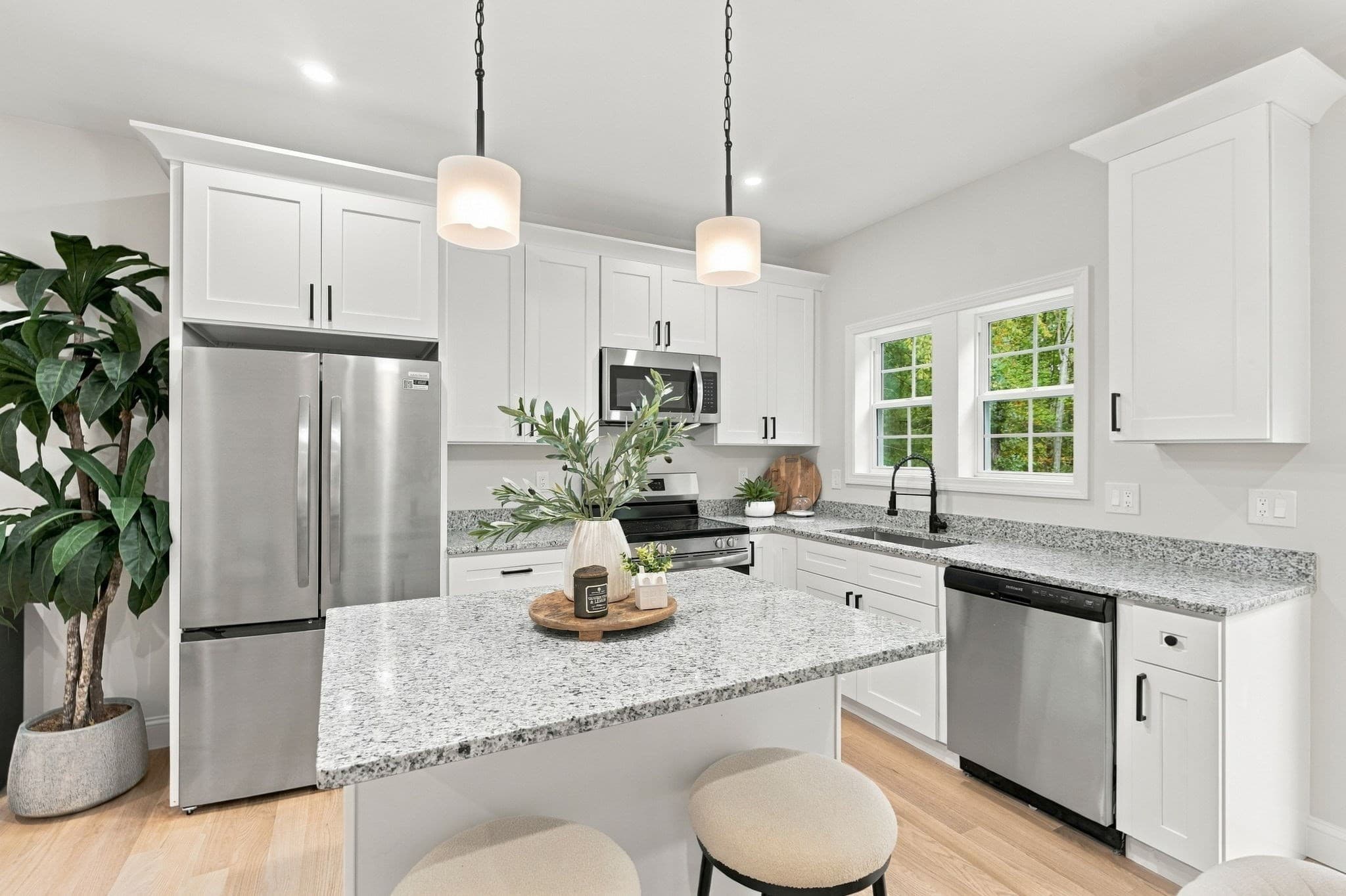 Condominium at 41 Homeward Avenue # D, Uxbridge MA 01569, Uxbridge, photo 4 of 39