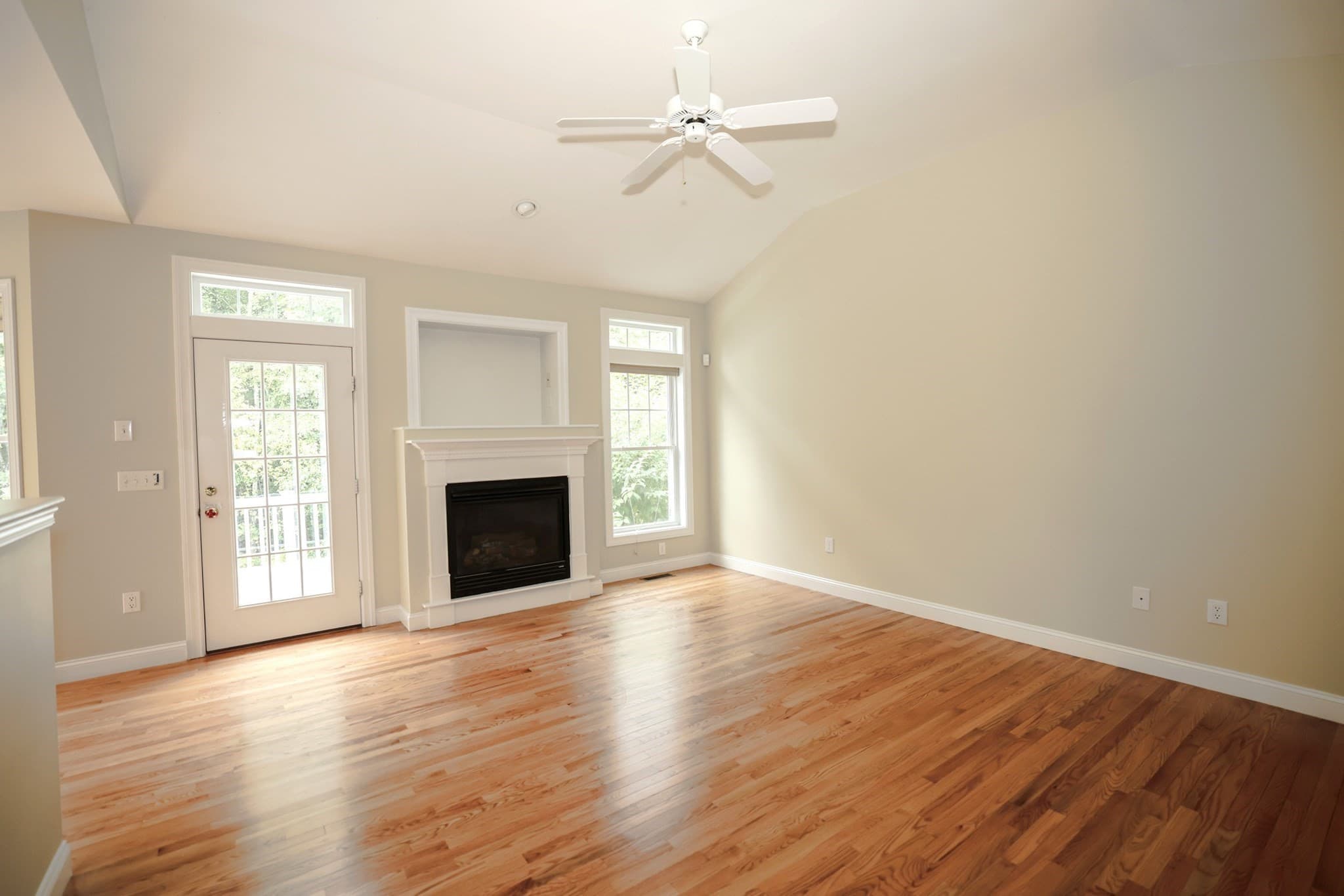 Condominium at 4 Elmwood Way # 14, Amherst NH 03031, Amherst, photo 4 of 39
