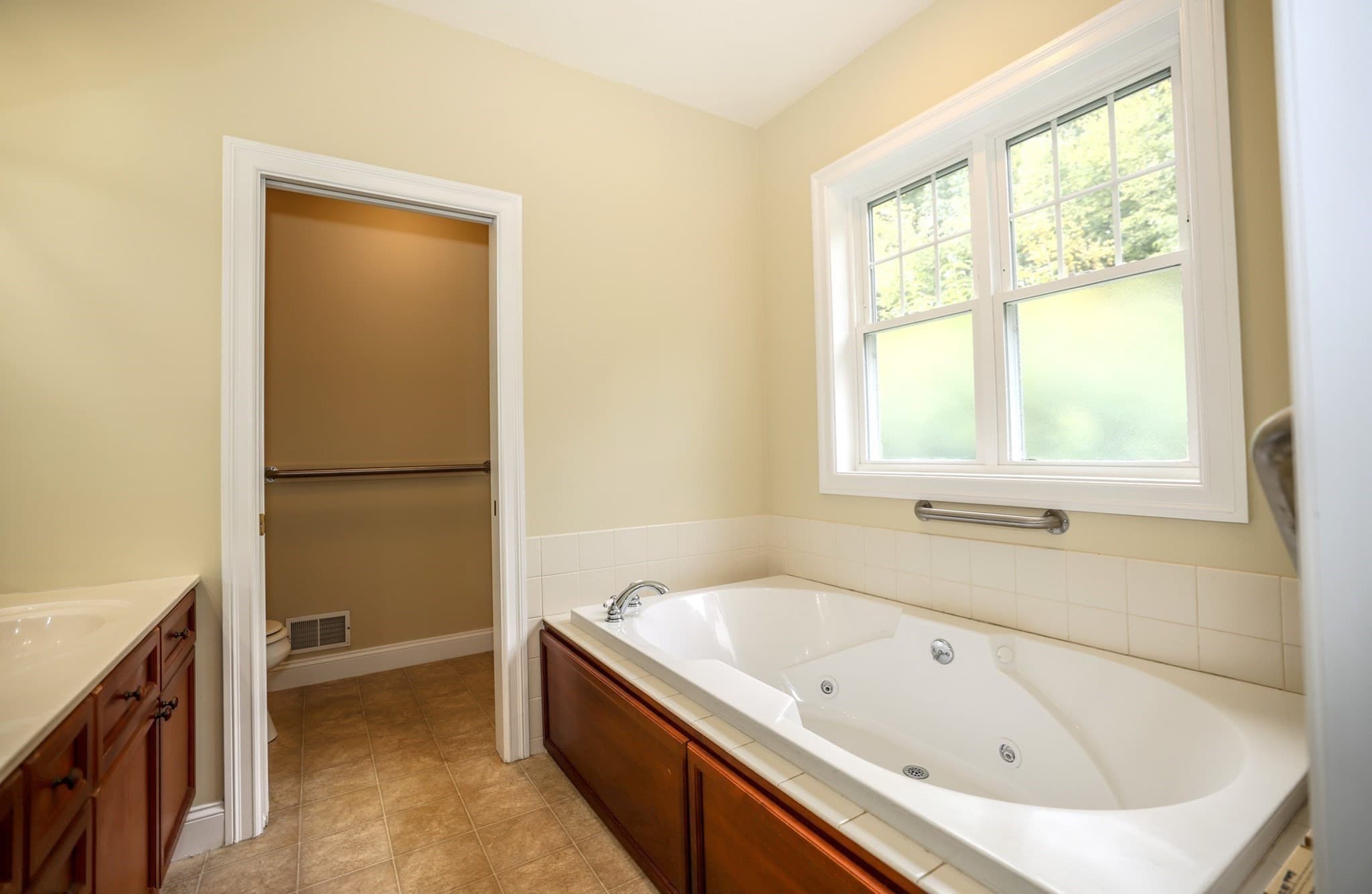 Condominium at 4 Elmwood Way # 14, Amherst NH 03031, Amherst, photo 21 of 39