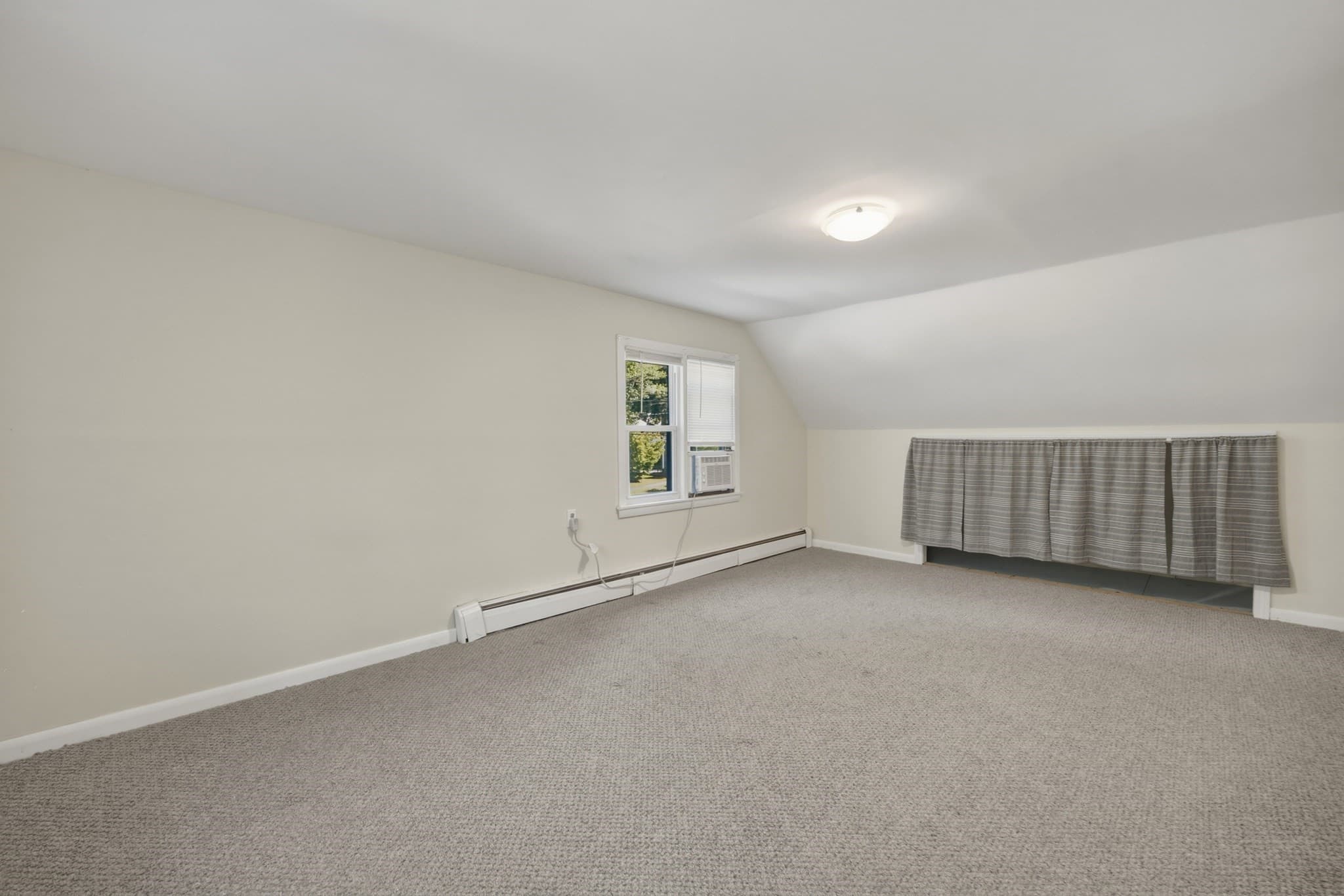 Single Family Residence at 26 Sunset Rd, Dracut MA 01826, Dracut, photo 13 of 22