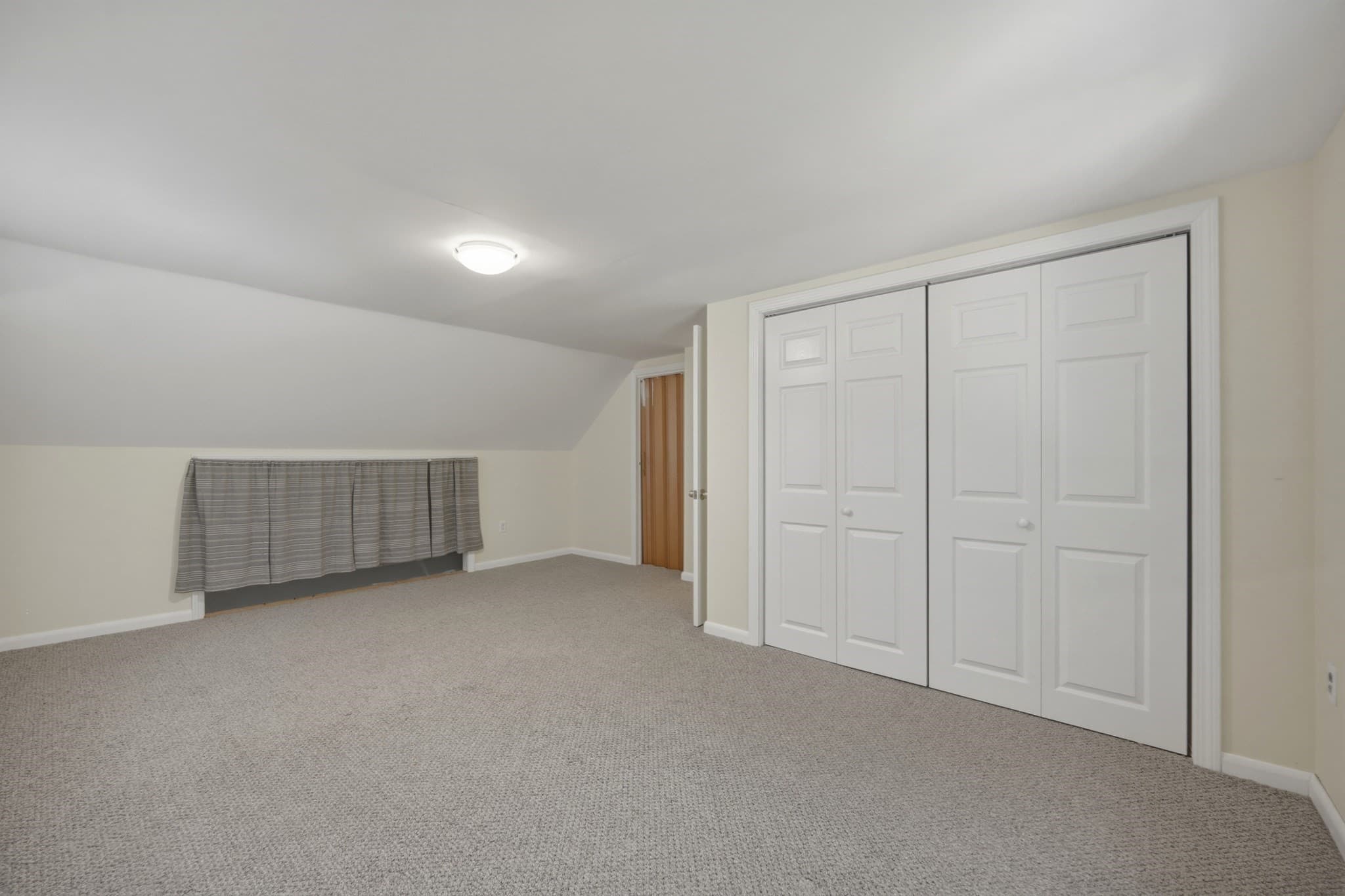 Single Family Residence at 26 Sunset Rd, Dracut MA 01826, Dracut, photo 8 of 22