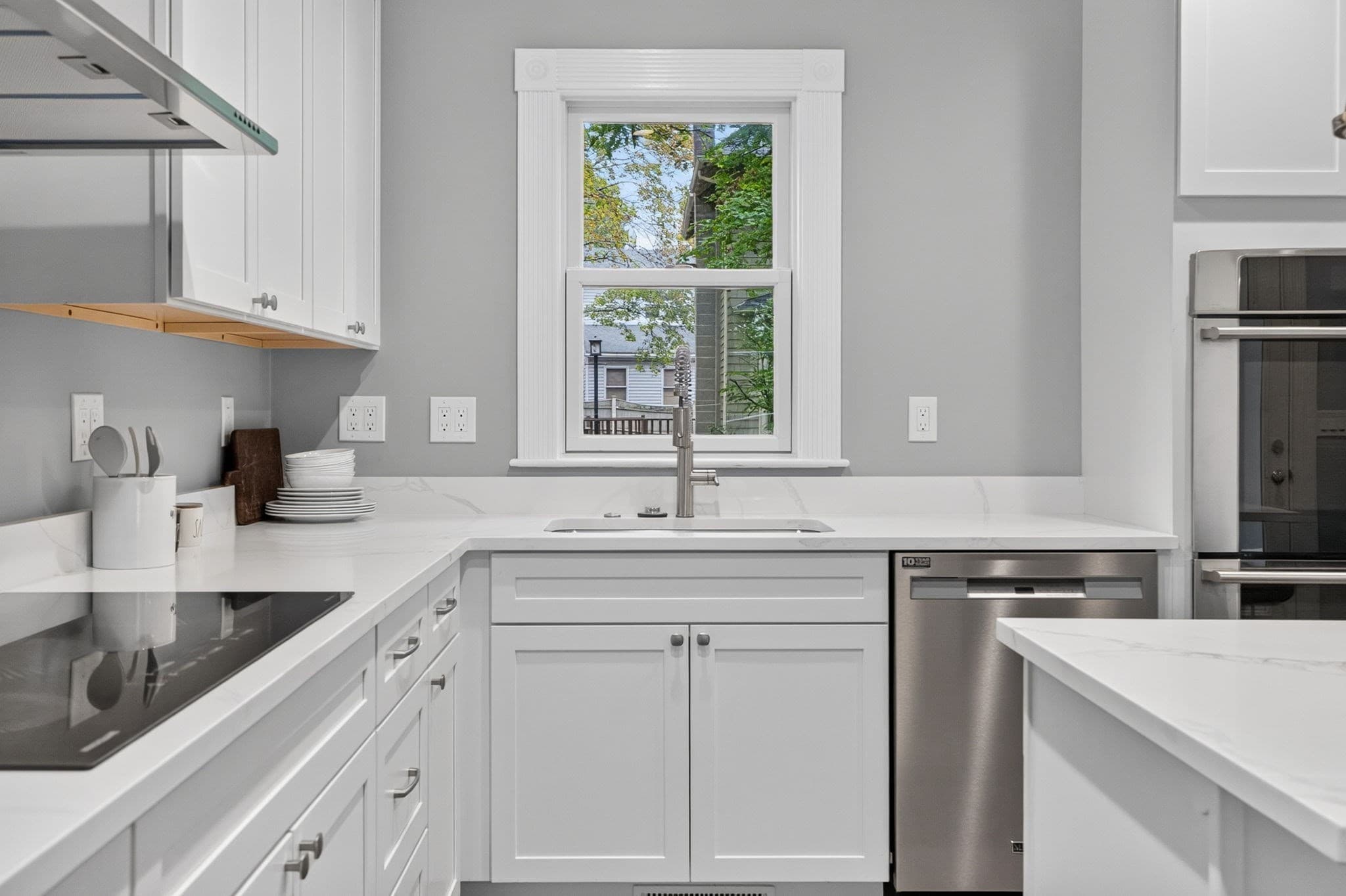 Multi Family at 122 Winn St, Woburn MA 01801, Woburn, photo 4 of 31