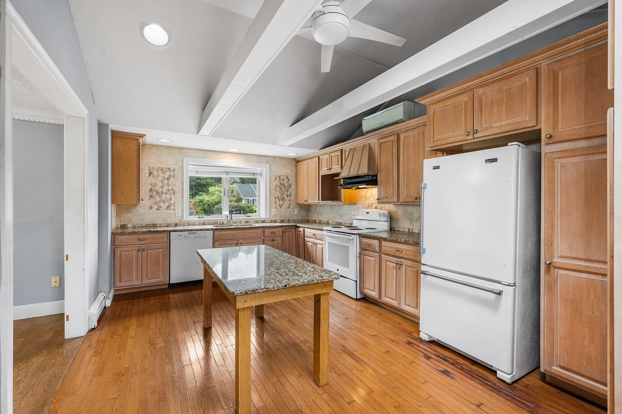Single Family Residence at 9 E Harbor Cir, Falmouth MA 02536, Falmouth, photo 10 of 39