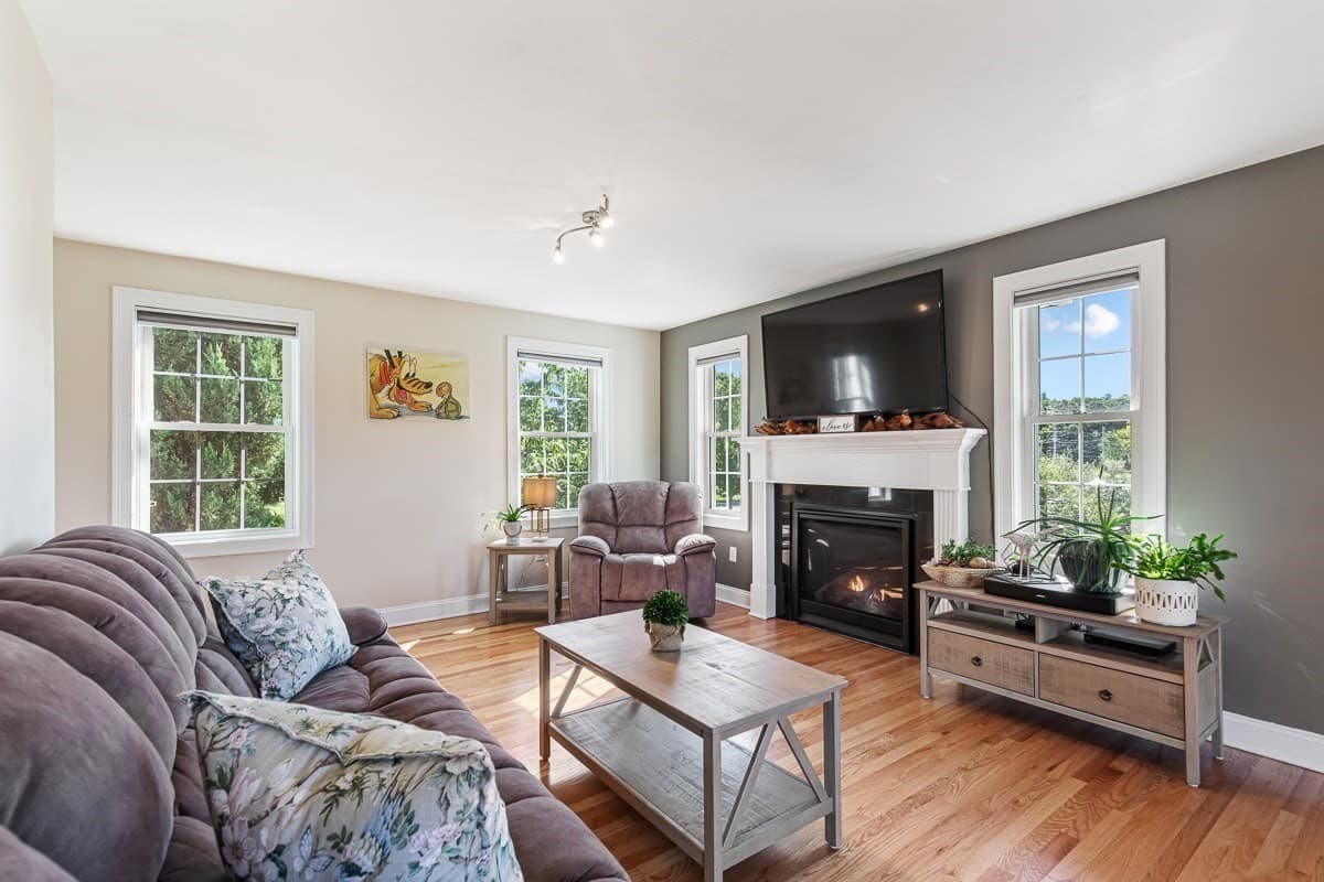 Single Family Residence at 18 Blue Grass Circle, Taunton MA 02780, Taunton, photo 12 of 41