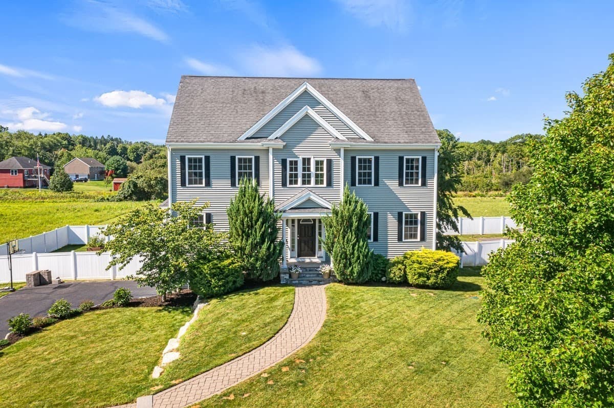 18 Blue Grass Circle, Taunton MA 02780