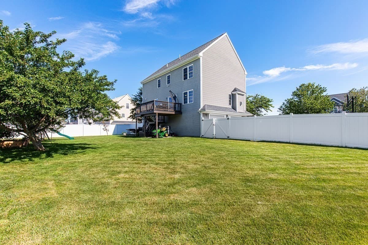 Single Family Residence at 18 Blue Grass Circle, Taunton MA 02780, Taunton, photo 37 of 41