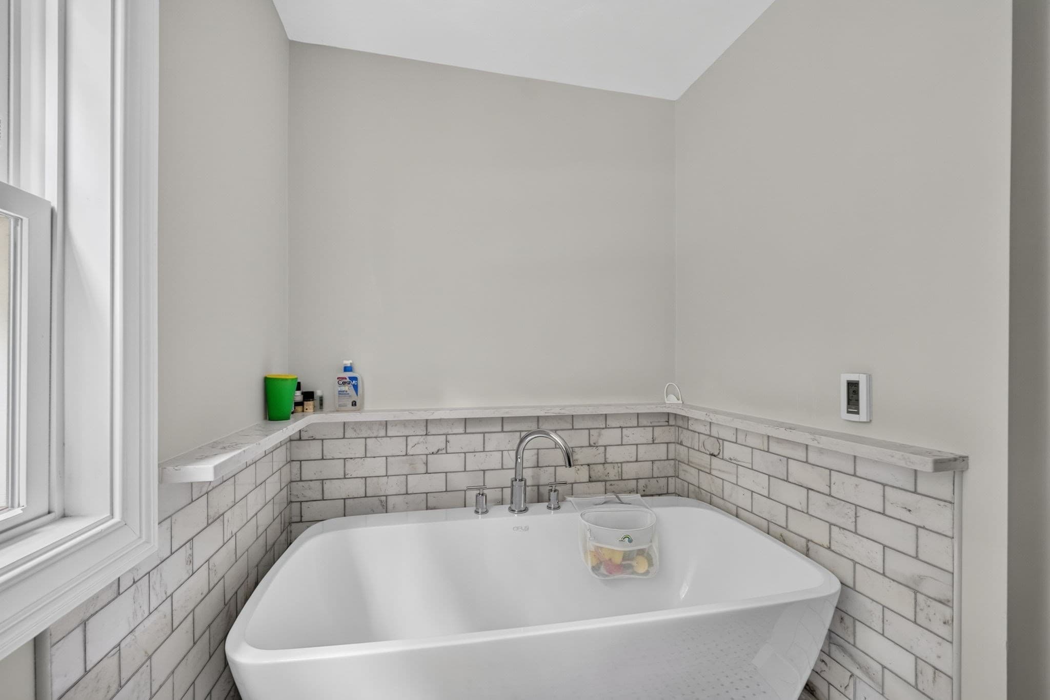 Single Family Residence at 6 Ida Way, Freetown MA 02702, Freetown, photo 7 of 12