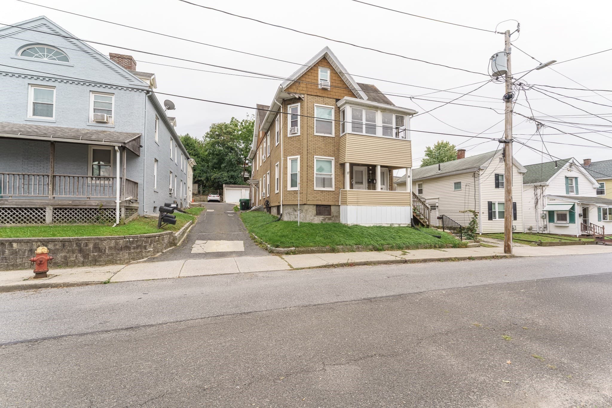 Multi Family at 17 Spring St, Chicopee MA 01013, Chicopee, photo 2 of 29