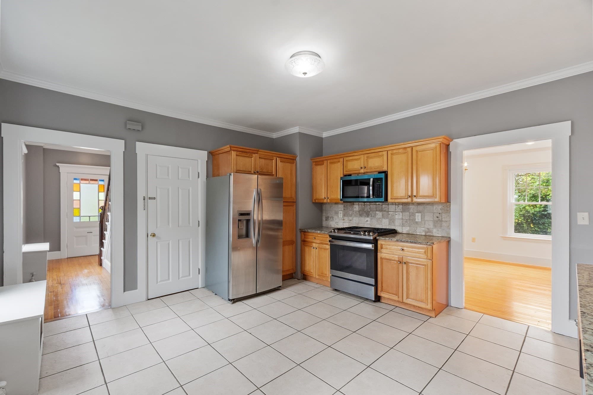 Single Family Residence at 103 Walton St, Fitchburg MA 01420, Fitchburg, photo 4 of 39