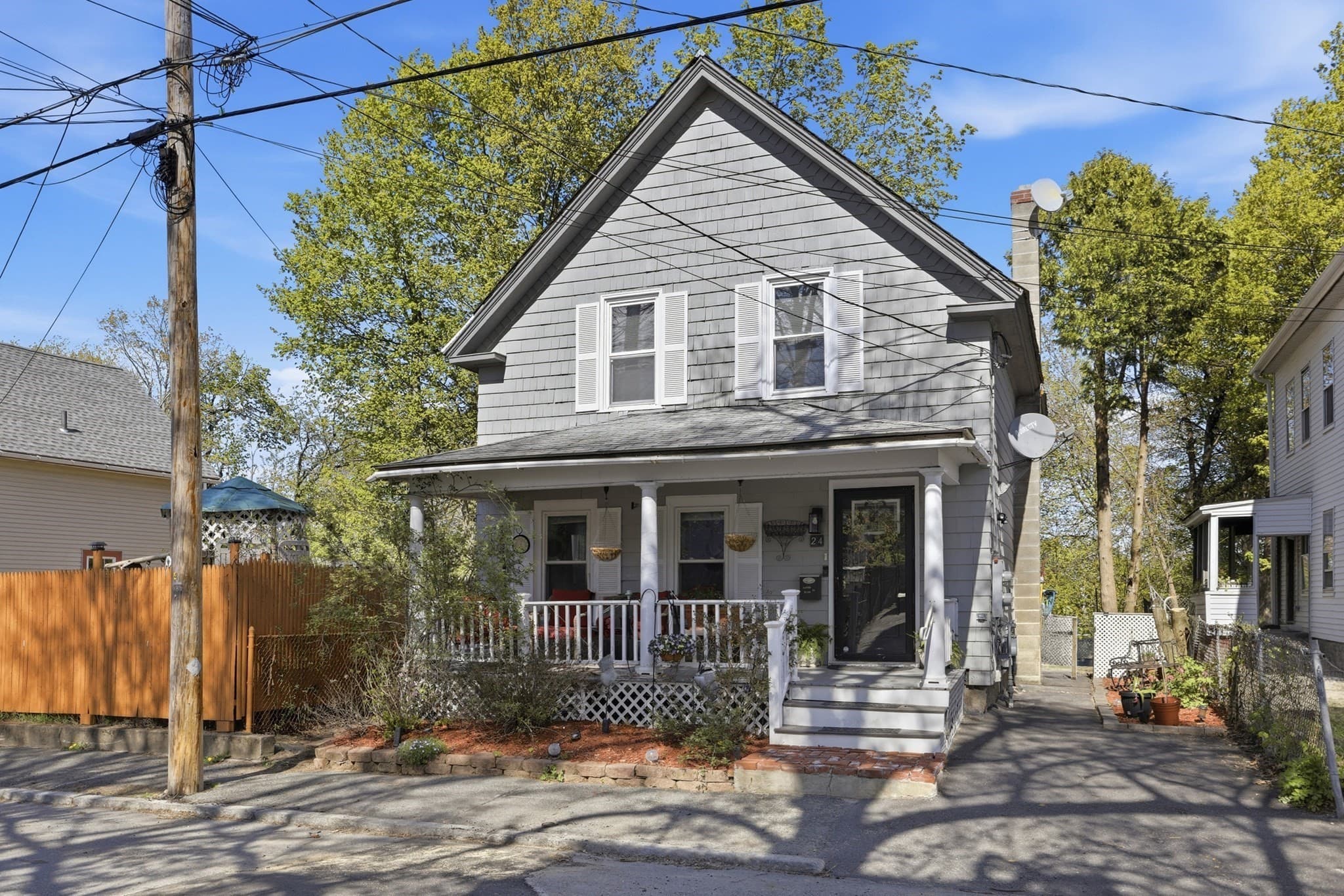 24 Lawrence St, Fitchburg MA 01420