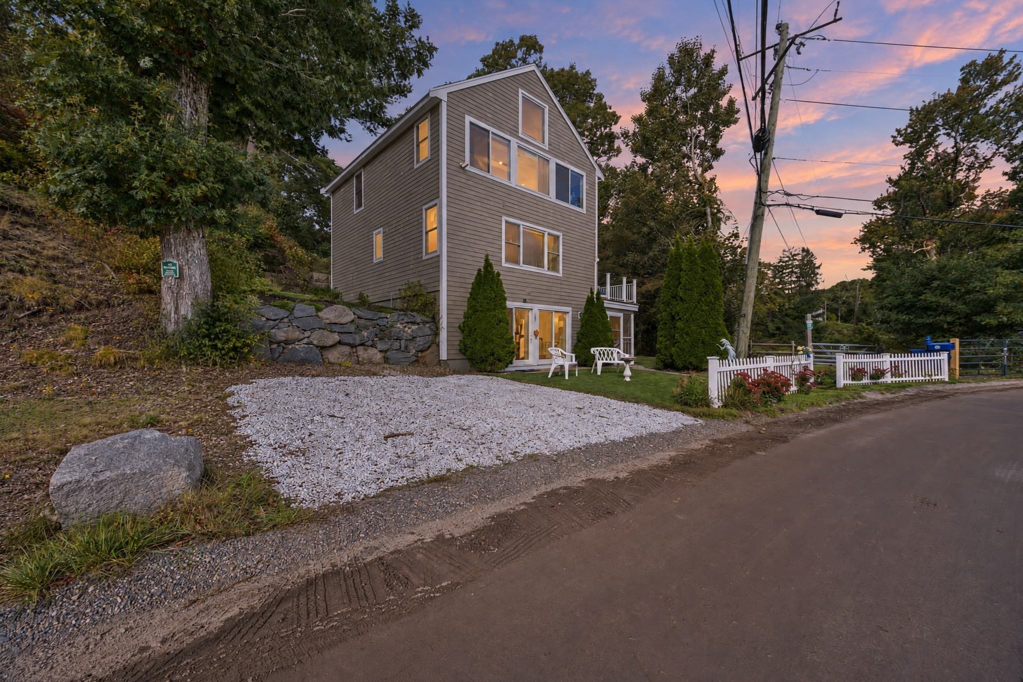 197 Roxy Cahoon Rd, Plymouth MA 02360