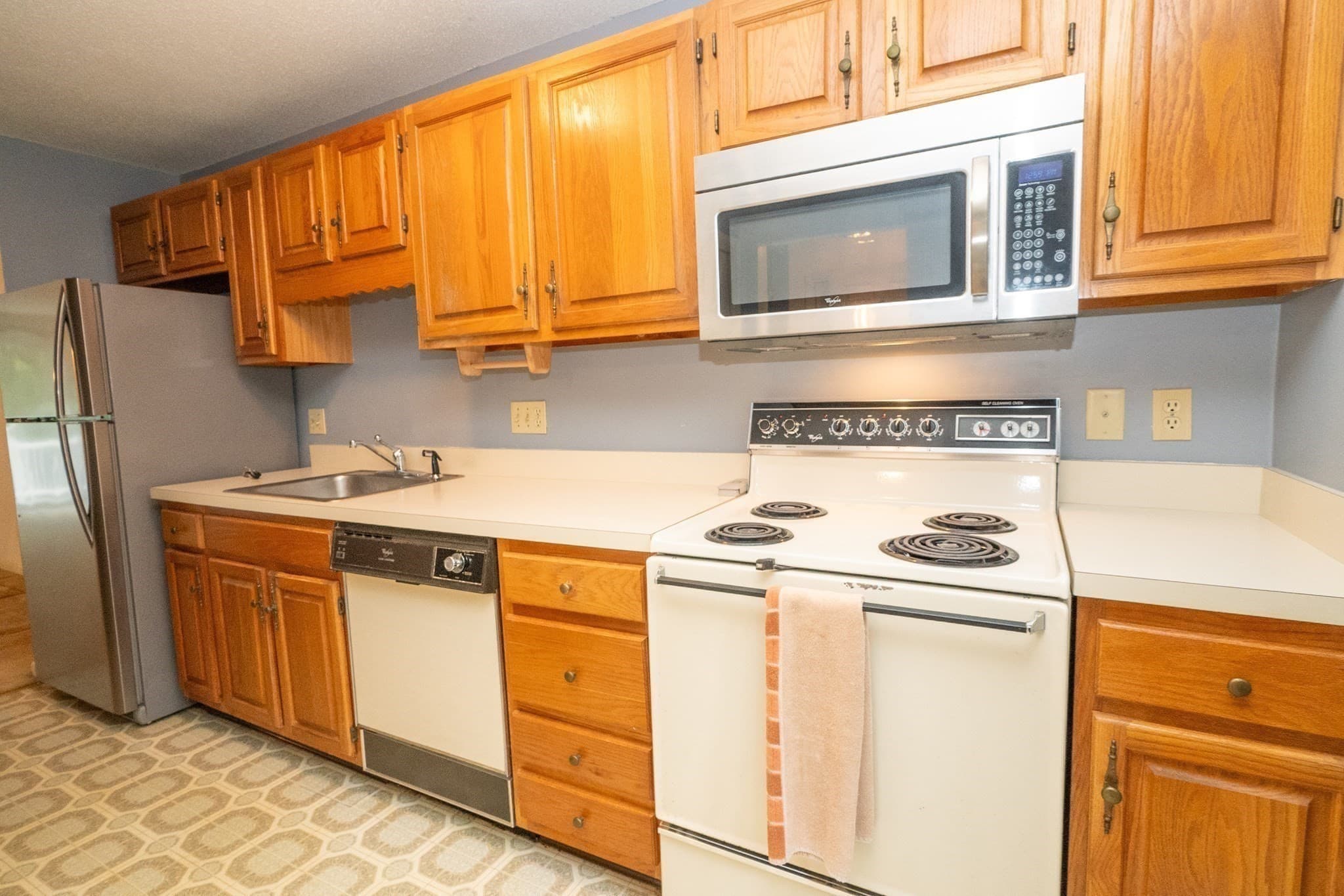 Condominium at 78 Laurelwood Dr # 78, Hopedale MA 01747, Hopedale, photo 6 of 26