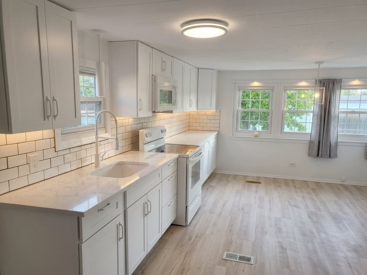 Mobile Home at 46 Maplewood Drive, Halifax MA 02338, Halifax, photo 3 of 18