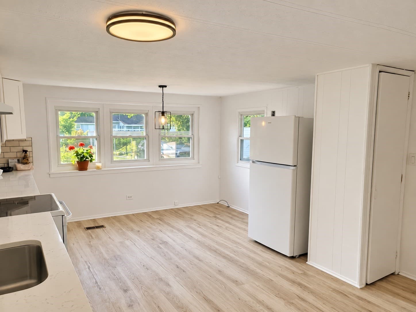 Mobile Home at 46 Maplewood Drive, Halifax MA 02338, Halifax, photo 4 of 18