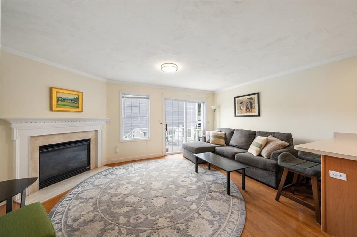 Condominium at 3 Snow Bell # 3, Worcester MA 01606, Worcester, photo 10 of 22