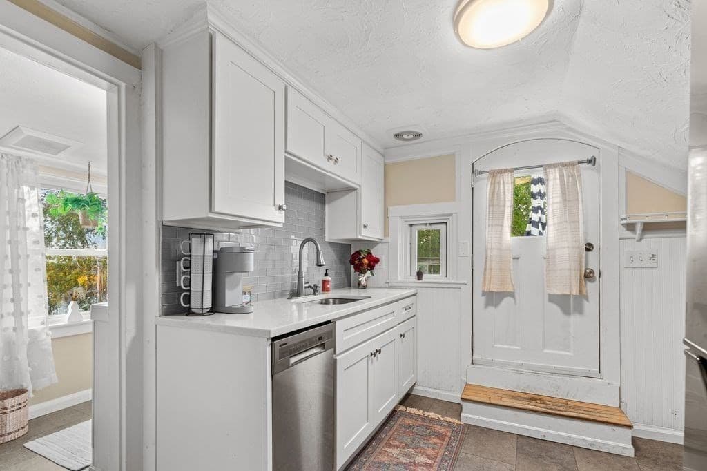 Condominium at 14 Washington St # 3, Plymouth MA 02360, Plymouth, photo 7 of 26