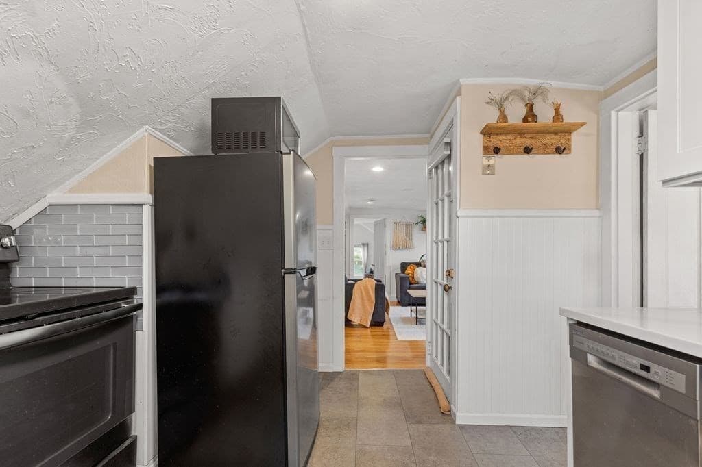 Condominium at 14 Washington St # 3, Plymouth MA 02360, Plymouth, photo 9 of 26