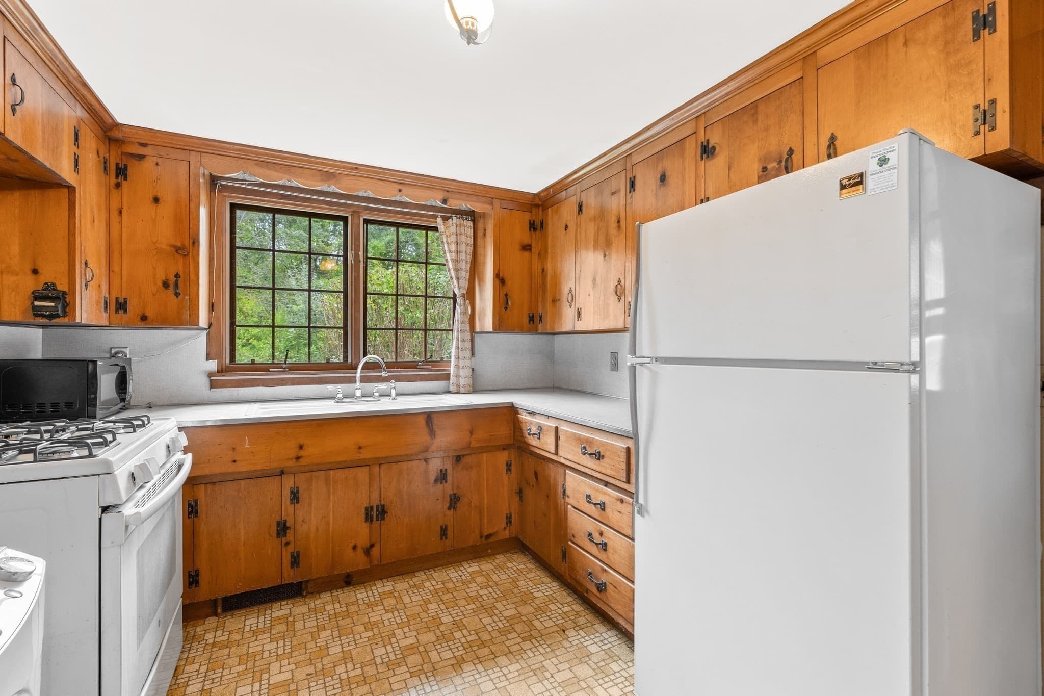 Single Family Residence at 55 Second Brook St, Kingston MA 02364, Kingston, photo 6 of 28