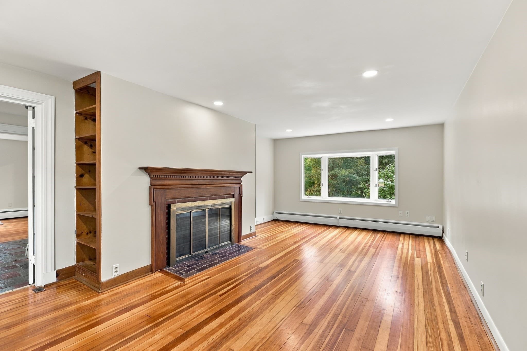 Single Family Residence at 166 Cross Road, Lunenburg MA 01462, Lunenburg, photo 5 of 33