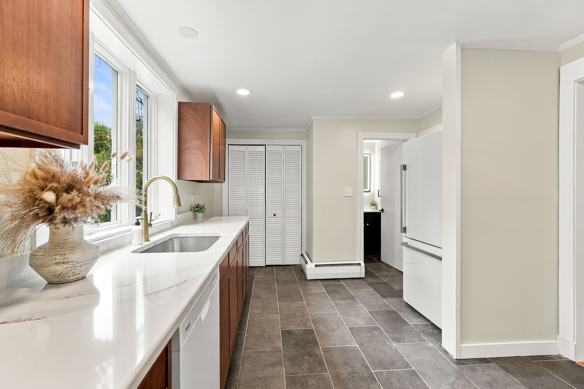 Single Family Residence at 166 Cross Road, Lunenburg MA 01462, Lunenburg, photo 9 of 33