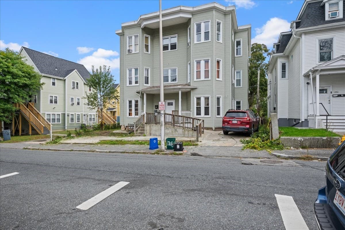 3 Family at 128 Beacon St, Worcester MA 01610, Worcester, photo 26 of 42