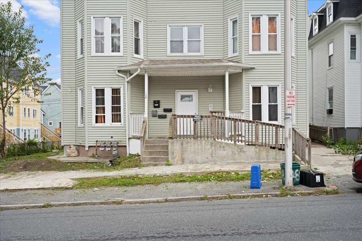 3 Family at 128 Beacon St, Worcester MA 01610, Worcester, photo 32 of 42
