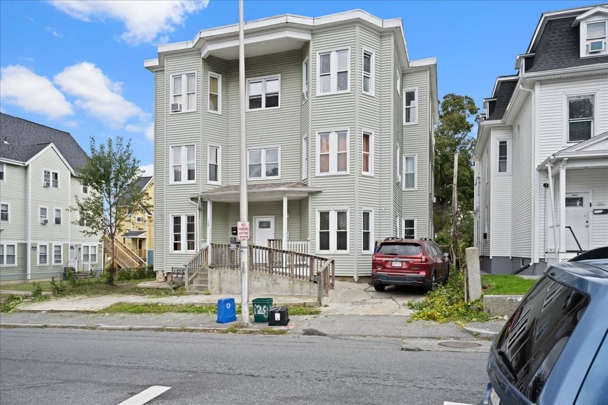 3 Family at 128 Beacon St, Worcester MA 01610, Worcester, photo 33 of 42