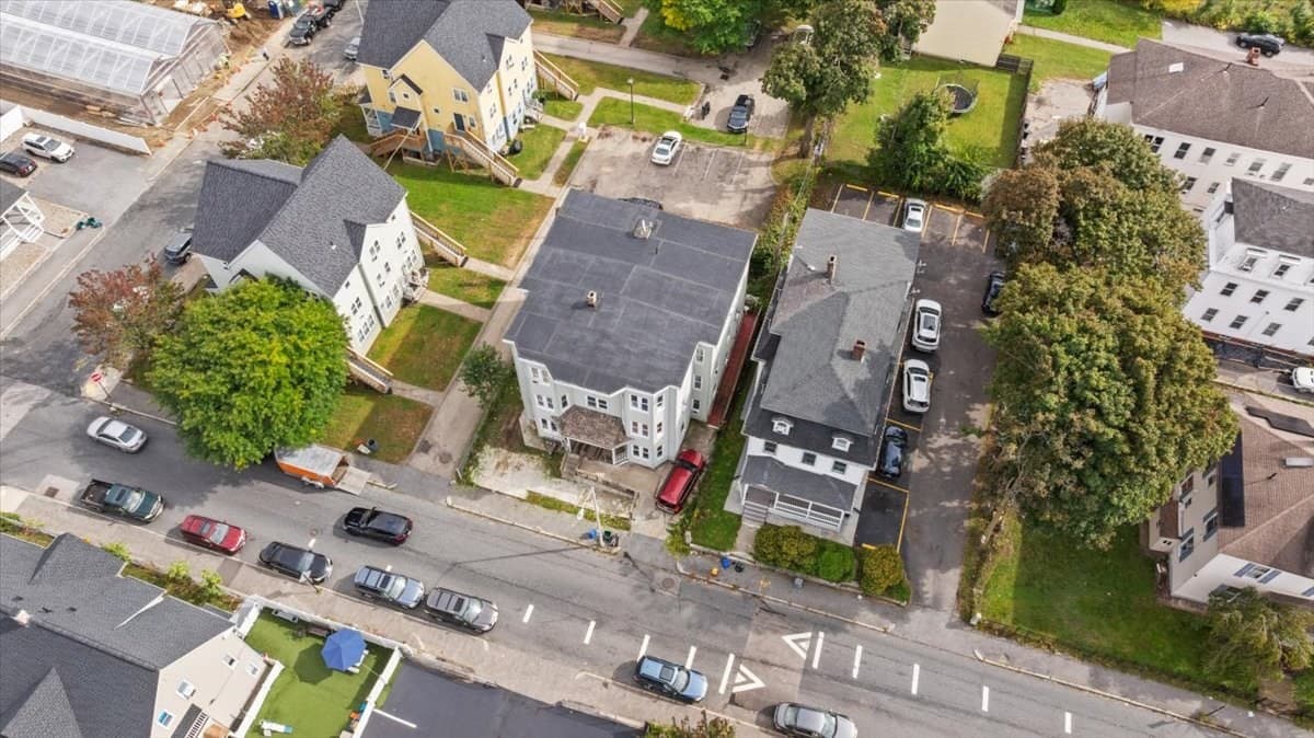 3 Family at 128 Beacon St, Worcester MA 01610, Worcester, photo 11 of 42