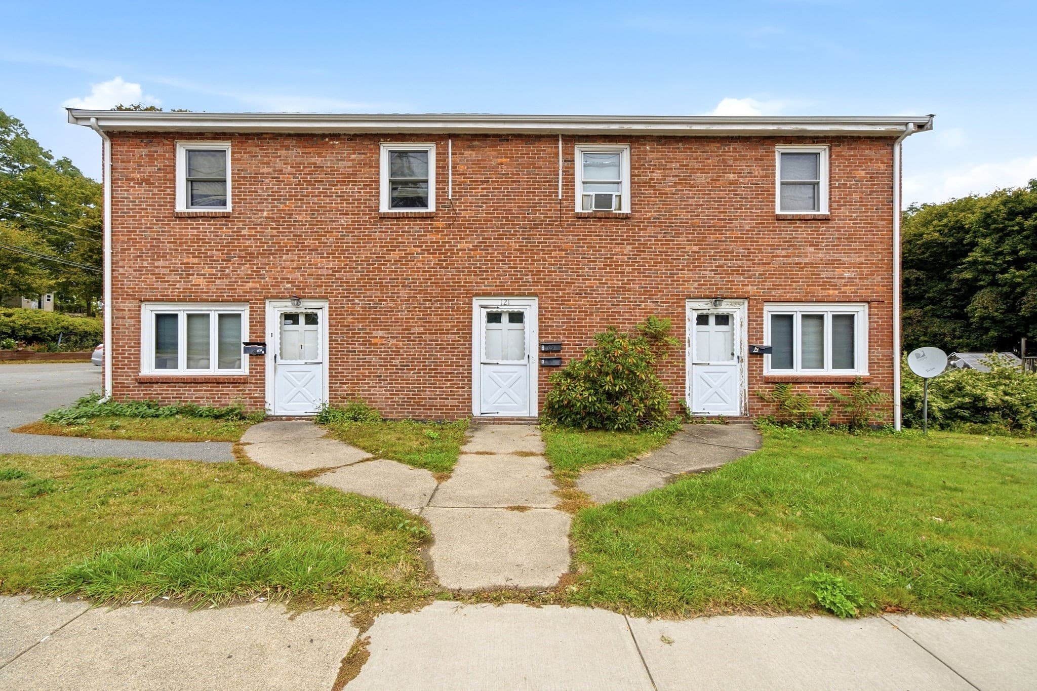 4 Family at 121 Winn Street, Woburn MA 01801, Woburn, photo 4 of 20