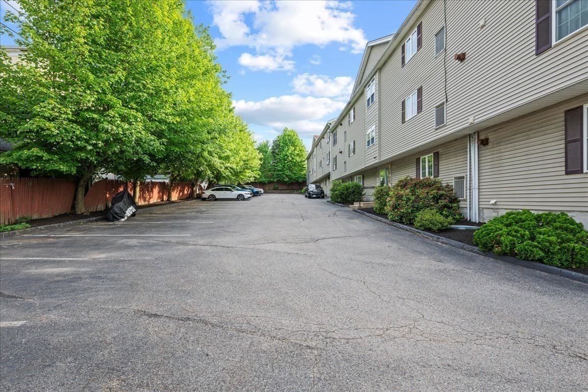 Condominium at 1 Hatfield St # 5, Worcester MA 01604, Worcester, photo 13 of 17