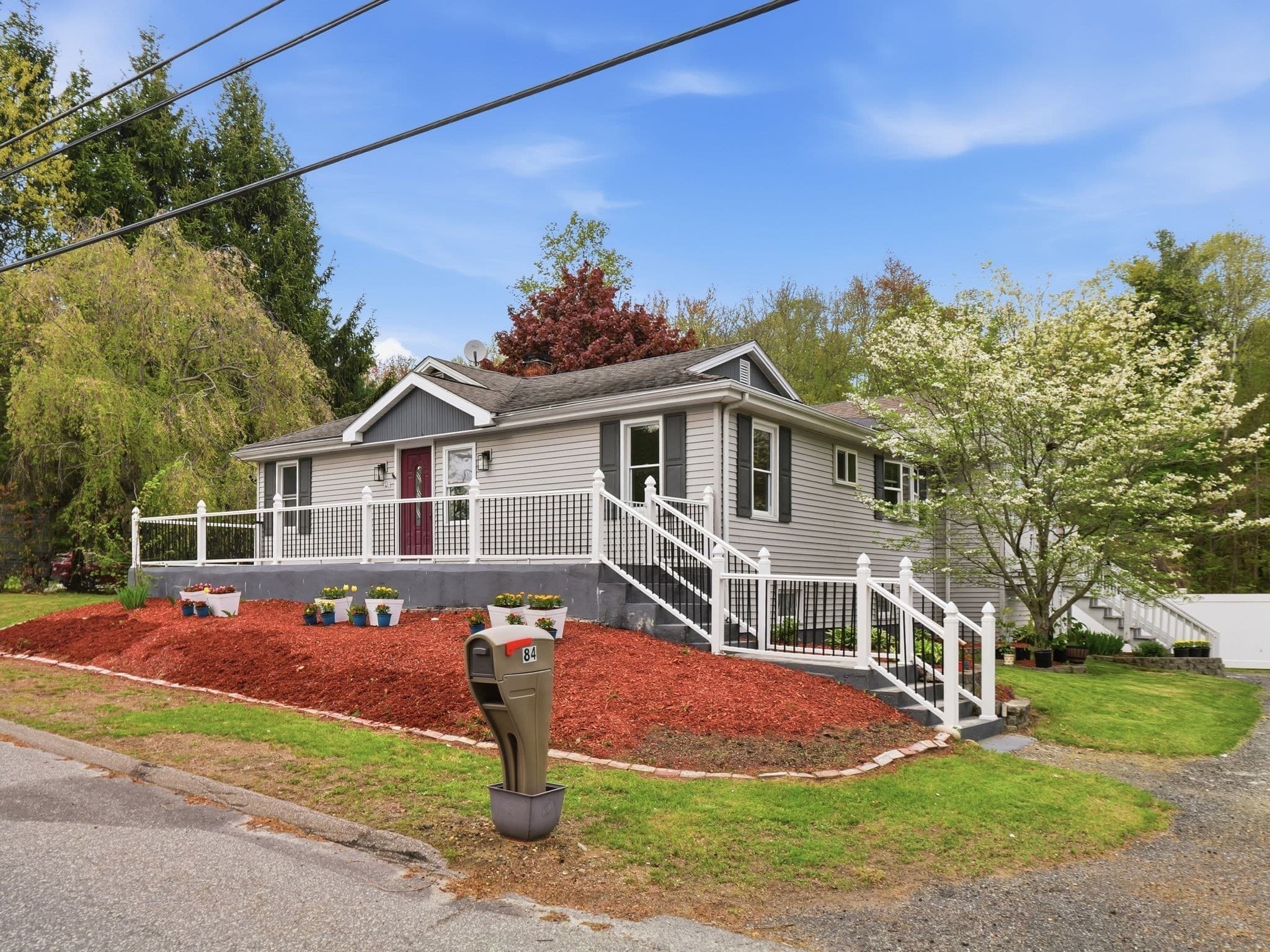 84 City Depot Rd, Charlton MA 01507