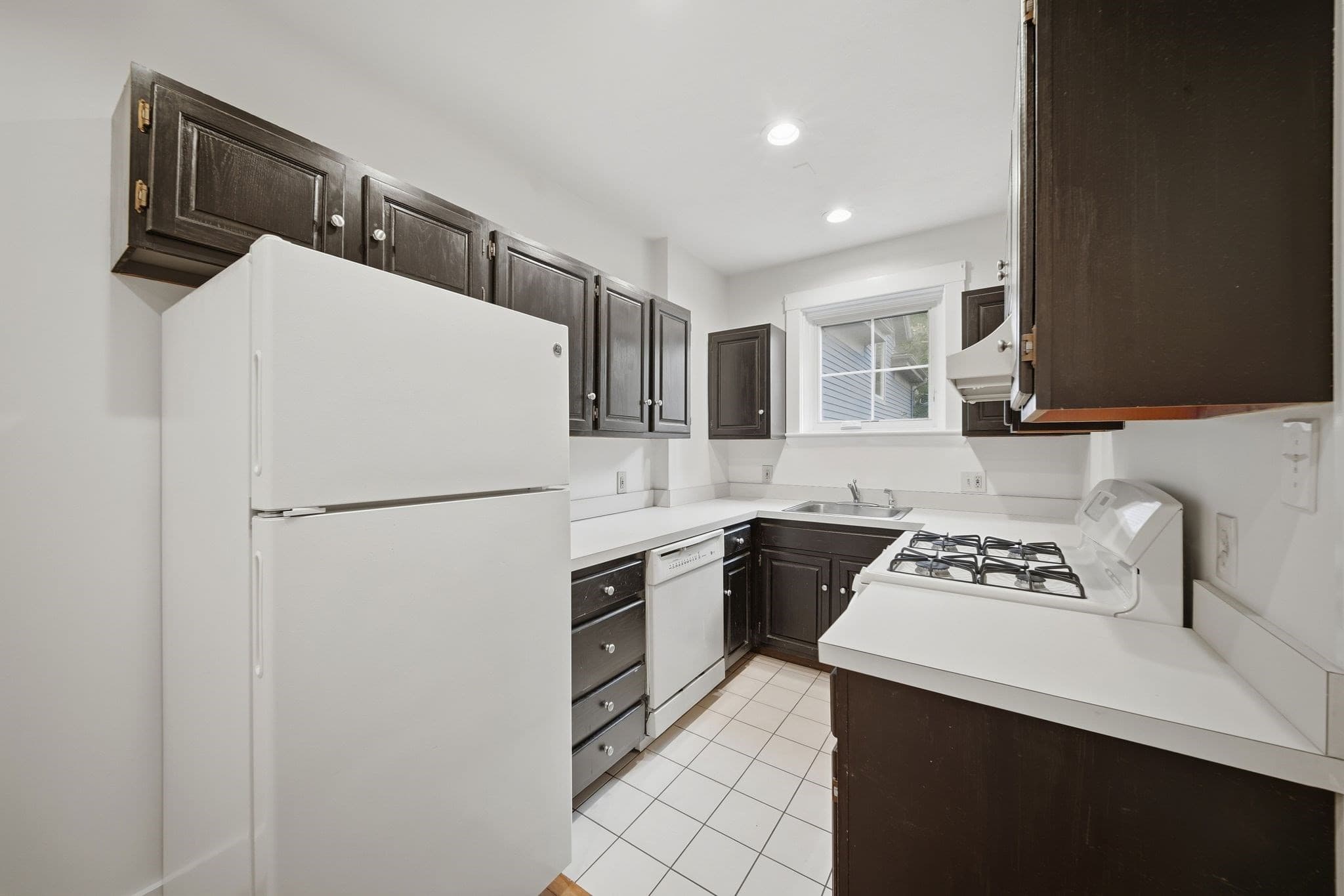 Condominium at 520 High St # 13B, Medford MA 02155, Medford, photo 17 of 28