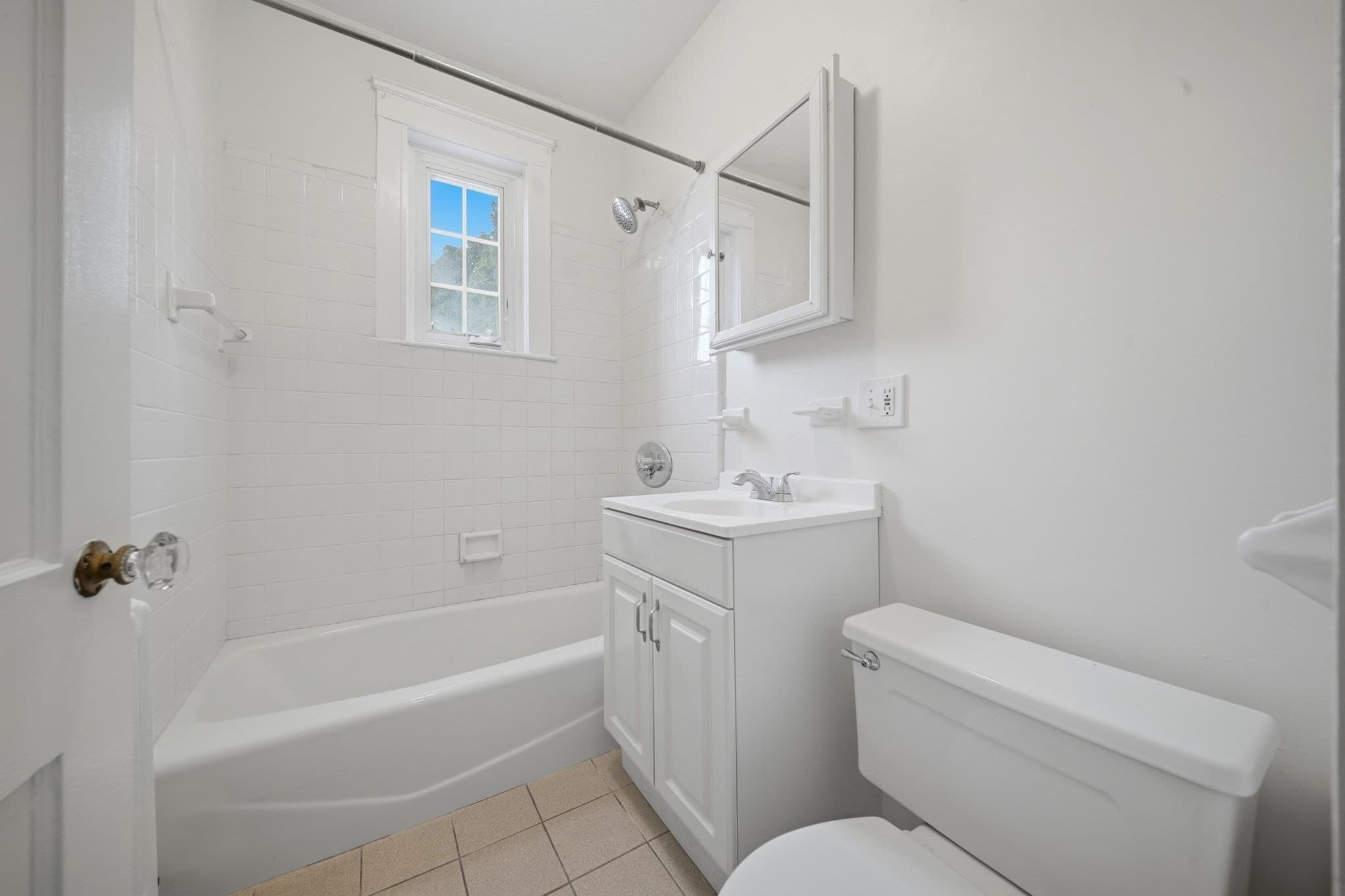 Condominium at 520 High St # 13B, Medford MA 02155, Medford, photo 14 of 28
