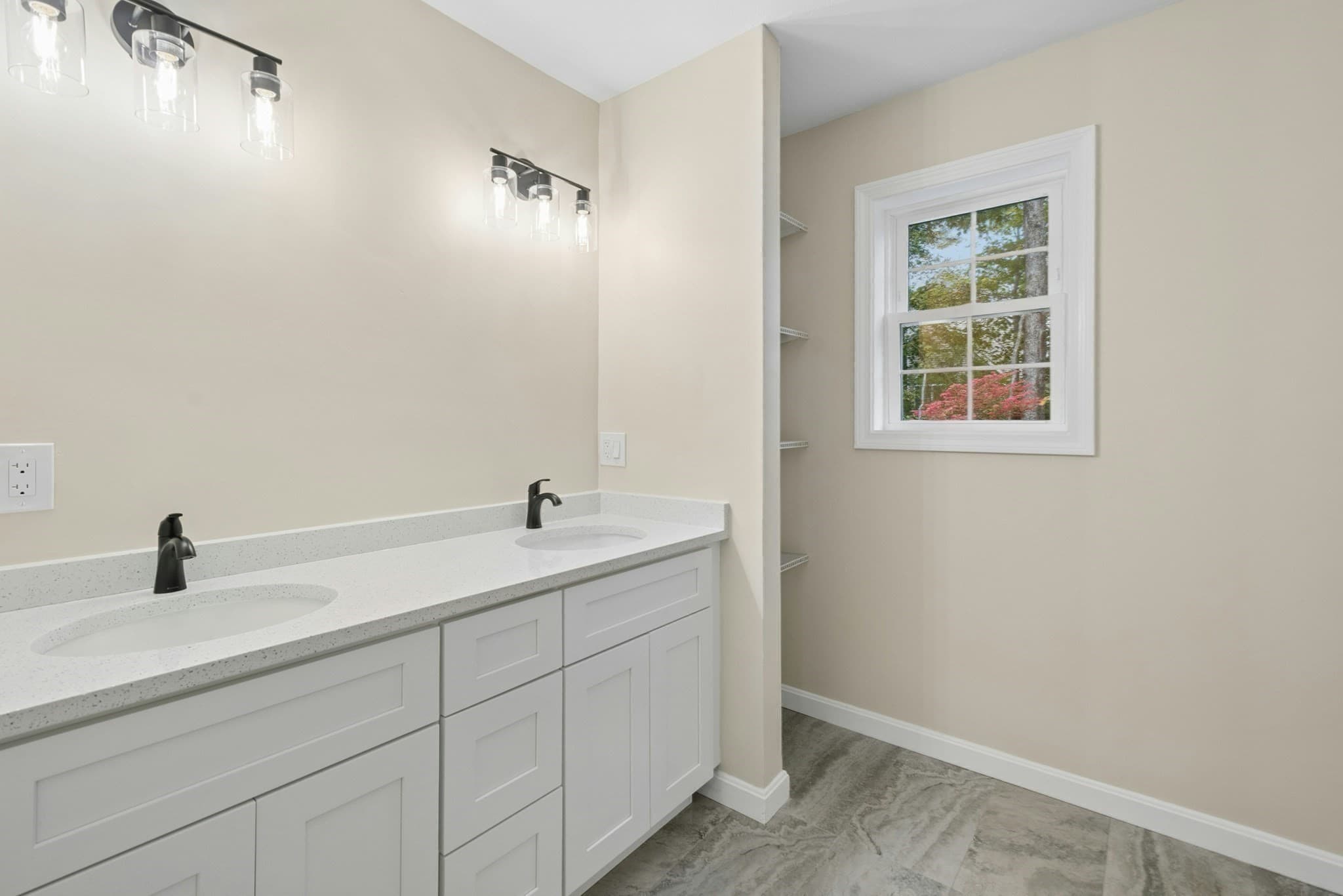 Single Family Residence at 329 Mason Rd. Ext., Dudley MA 01571, Dudley, photo 25 of 42