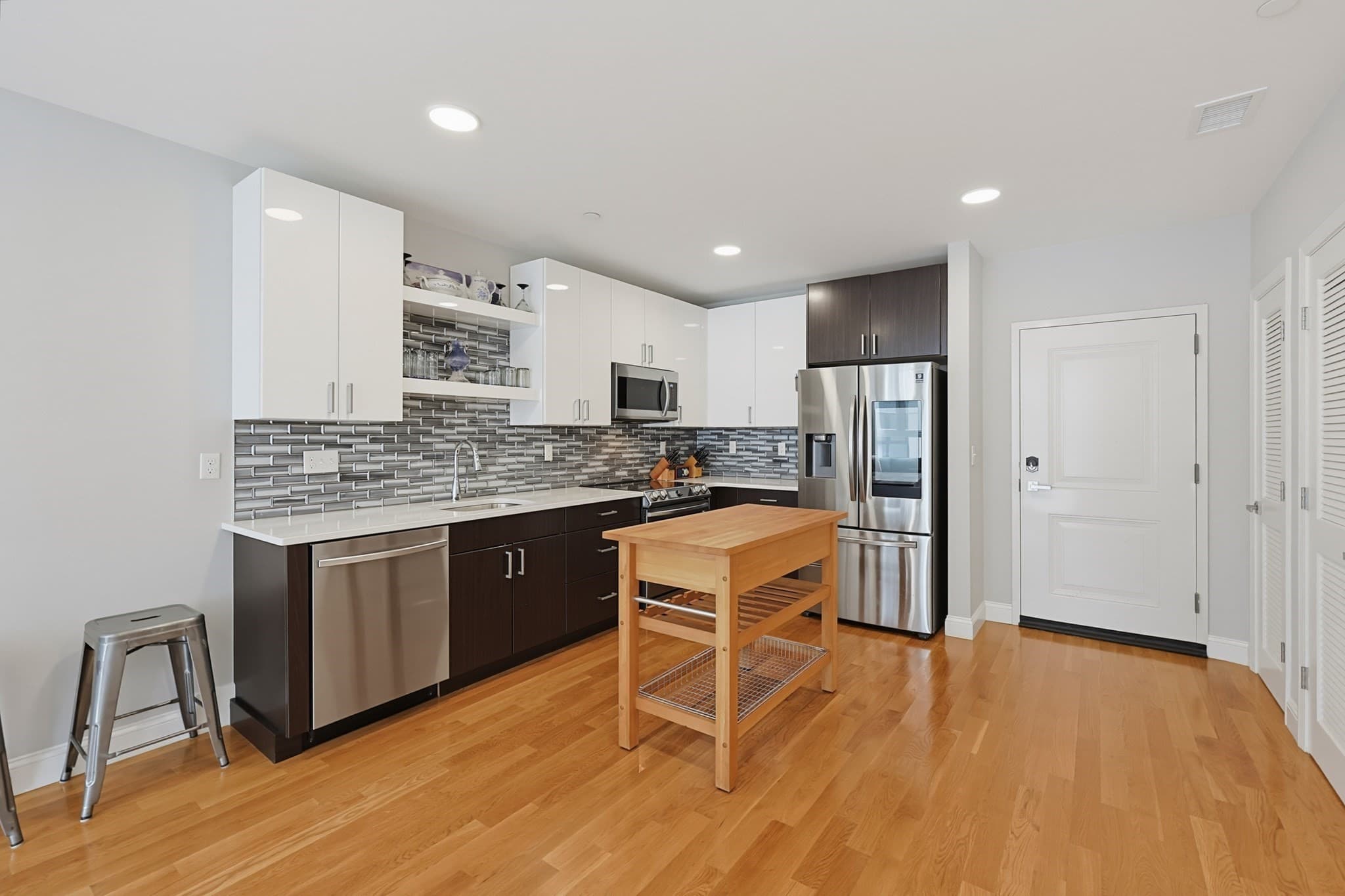10 Taber # 206, Boston MA 02119