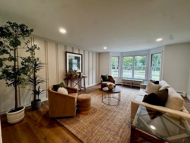 Single Family Residence at 316 Walnut Plain Rd, Rochester MA 02770, Rochester, photo 3 of 39