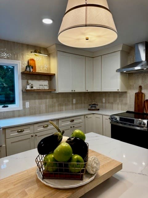 Single Family Residence at 316 Walnut Plain Rd, Rochester MA 02770, Rochester, photo 5 of 39
