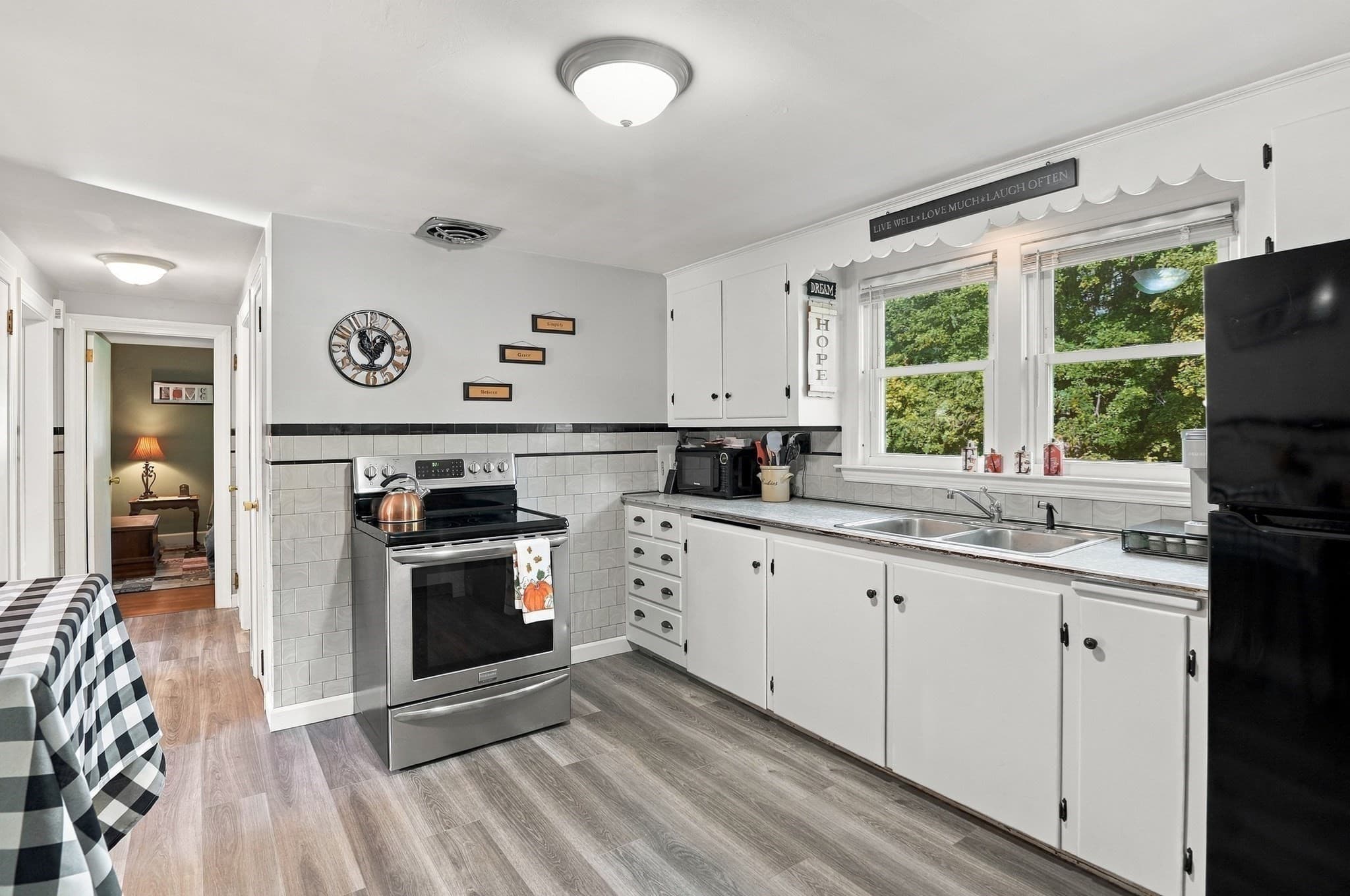 Single Family Residence at 6 Maple Street, Southborough MA 01745, Southborough, photo 5 of 41