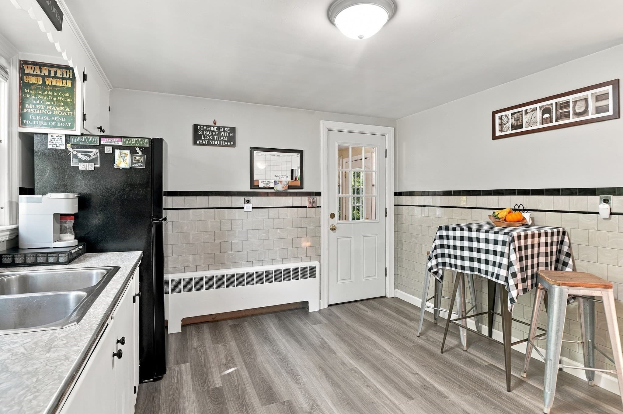 Single Family Residence at 6 Maple Street, Southborough MA 01745, Southborough, photo 9 of 41