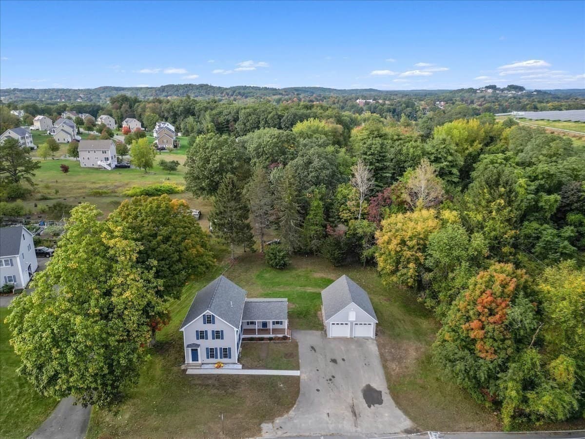 Single Family Residence at 118 Old Groveland Rd, Haverhill MA 01835, Haverhill, photo 32 of 38