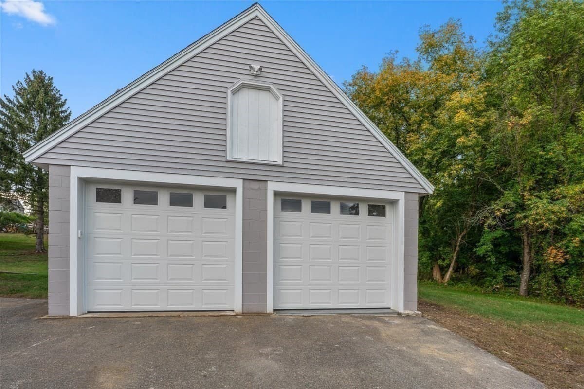 Single Family Residence at 118 Old Groveland Rd, Haverhill MA 01835, Haverhill, photo 28 of 38