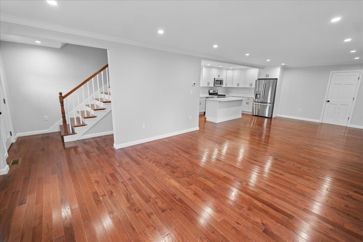 Single Family Residence at 118 Old Groveland Rd, Haverhill MA 01835, Haverhill, photo 5 of 38